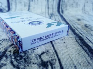 袅娜纤细，冰梅芬芳——金圣china瓷（超细支专供出口版）香烟品鉴实录  第8张